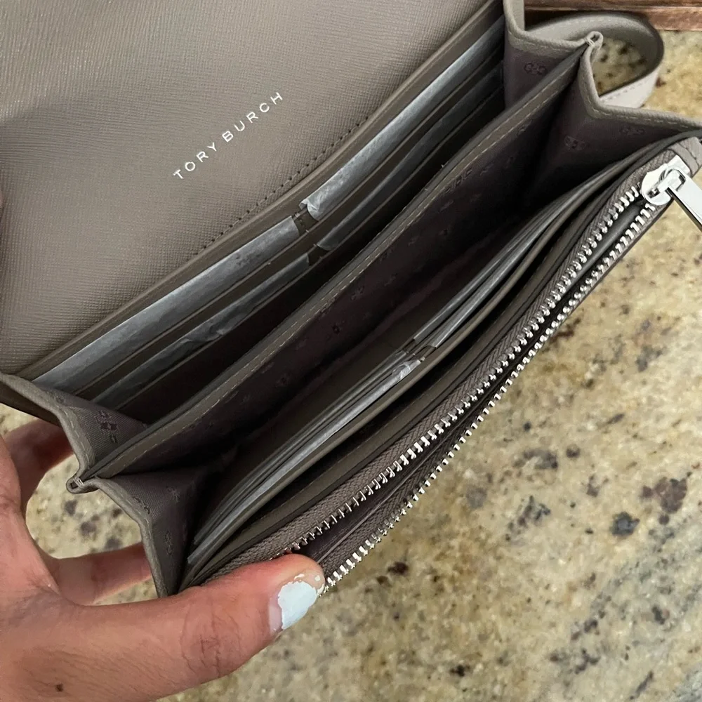 New 🥰 Tory Burch Emerson chain crossbody/ wallet - Picture 3 of 9